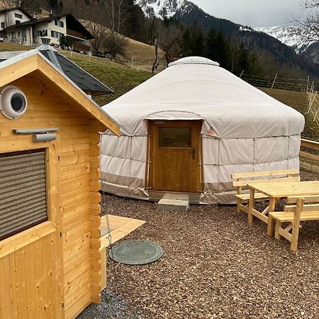 Jurte Beim Lama- & Alpakahof Triesenberg Hotel Екстериор снимка